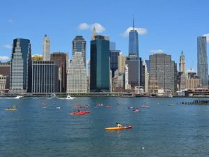 Planning a New York trip. The best things to do in New York City for free. Enjoy free kayaking on the Hudson. Read more on www.allaboutrosalilla.com