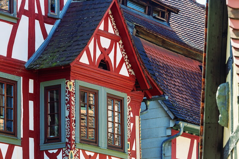 Picturesque old town square in Michelstadt with traditional timber-framed houses.