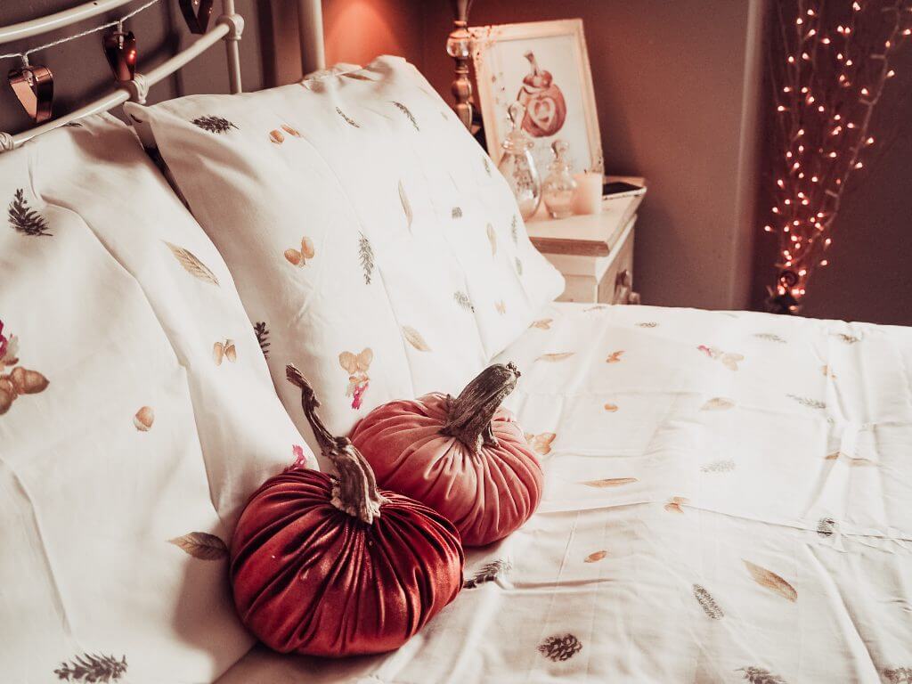 Bedroom decor for Fall