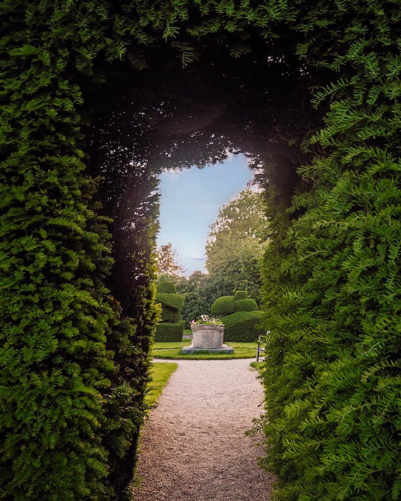 The entrance to the topiary garden at Billesley Manor. Read more on www.allaboutrosalilla.com