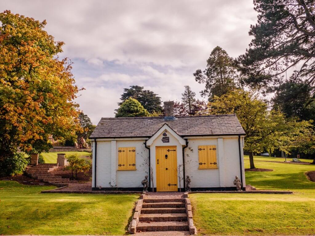 Cottage on the grounds of Culloden Estate 