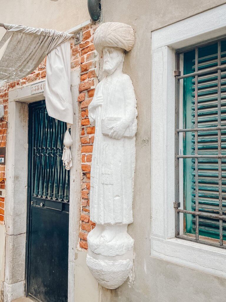 Turbaned moorish statues in Campo dei Mori in Venice