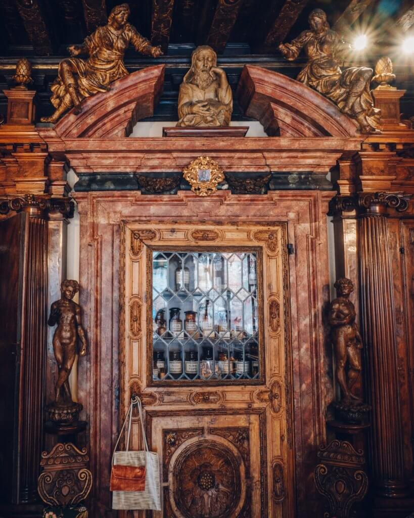 Interior of The Merchant of Venice Perfumery in Cannaregio sestieri