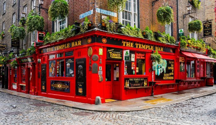 The Temple Bar pub in Dublin on of the best areas to visit during your 2 days in Dublin