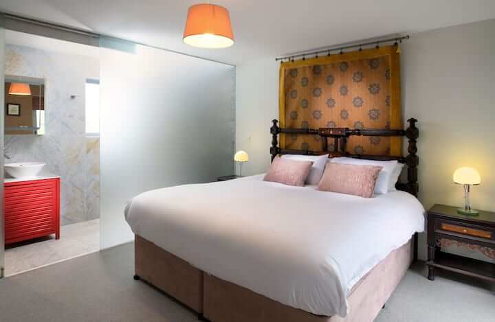 Bedroom of Ealu a perfect place for groups or large families to stay in Ireland
