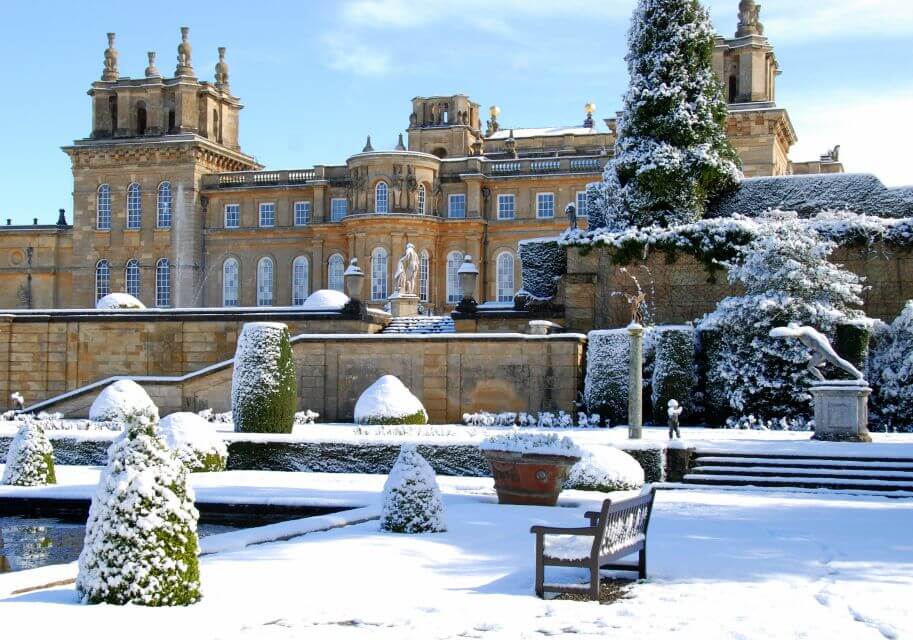 Blenheim Palace covered in snow