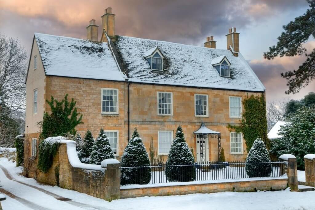 places to visit cotswolds christmas