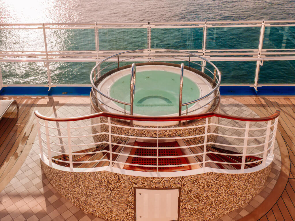 Hot tub onboard the Sky Princess Cruiseliner