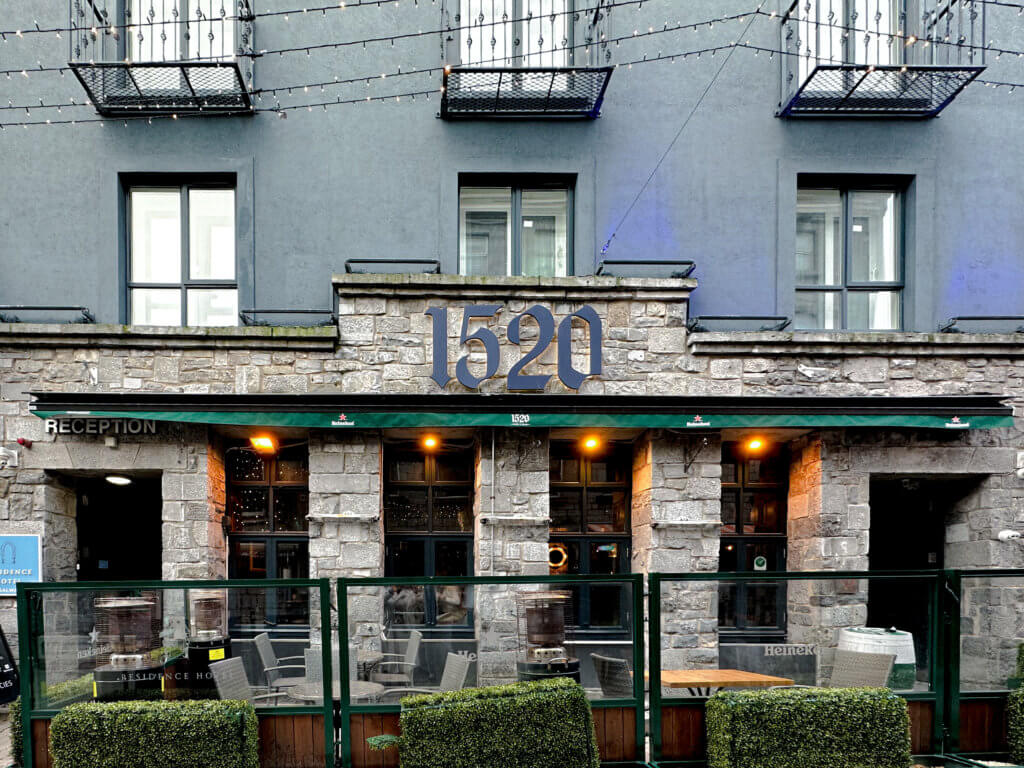 Exterior of 1520 bar in Galway