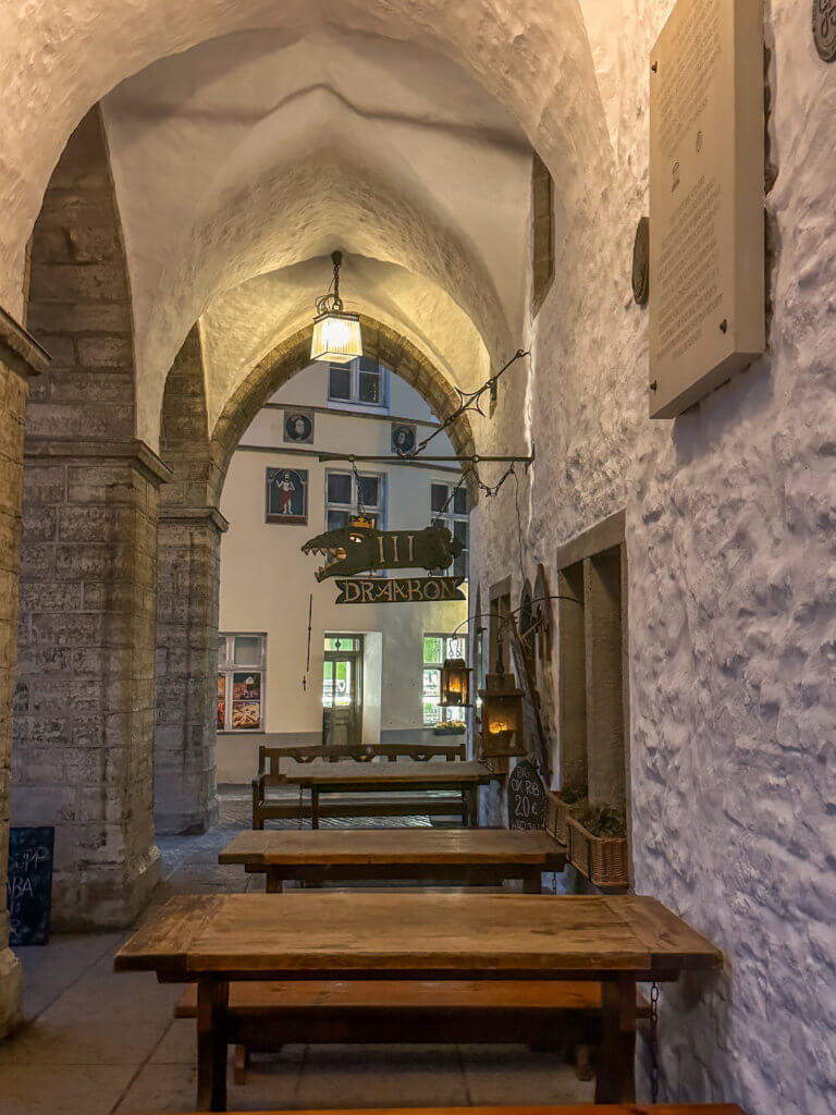 III Draakon Medieval Bar in Tallinn