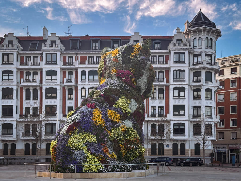 Jeff Koon's Puppy sculpture in Bilbao